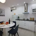 Melisa 7 *