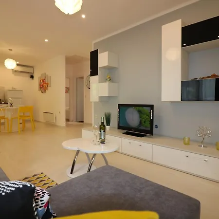Holiday home Melisa 7 *